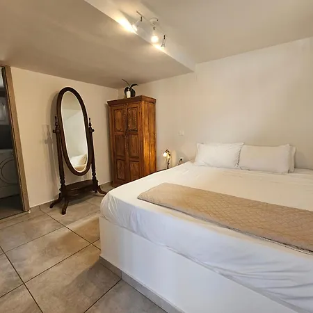 Liberty Roof House *