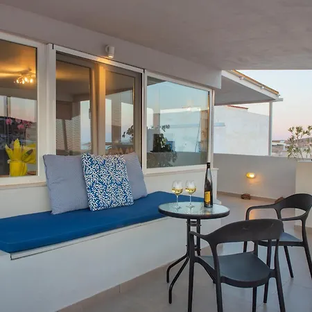 Liberty Roof House